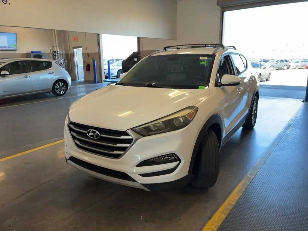 White 2017 Hyundai Tucson Eco for sale in Fishers, IN