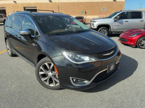 Photos of 2017 Chrysler Pacifica Limited for sale in Fishers, IN at AutoGiant USA Fishers