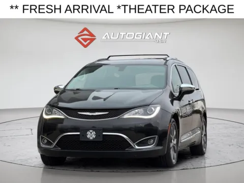 More photos of 2017 Chrysler Pacifica Limited at AutoGiant USA Fishers, IN