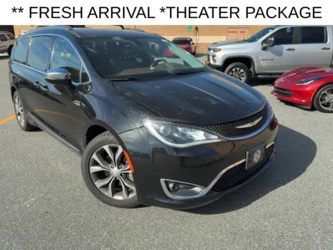Photos of 2017 Chrysler Pacifica Limited for sale in Fishers, IN at AutoGiant USA Fishers