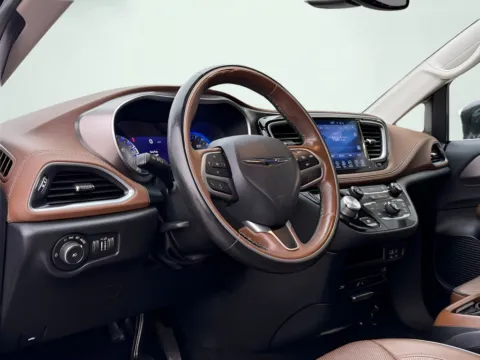 Photos of 2017 Chrysler Pacifica Limited for sale in Fishers, IN at AutoGiant USA Fishers