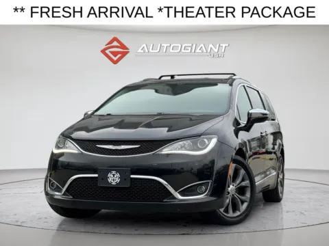 Black 2017 Chrysler Pacifica Limited for sale in Fishers, IN
