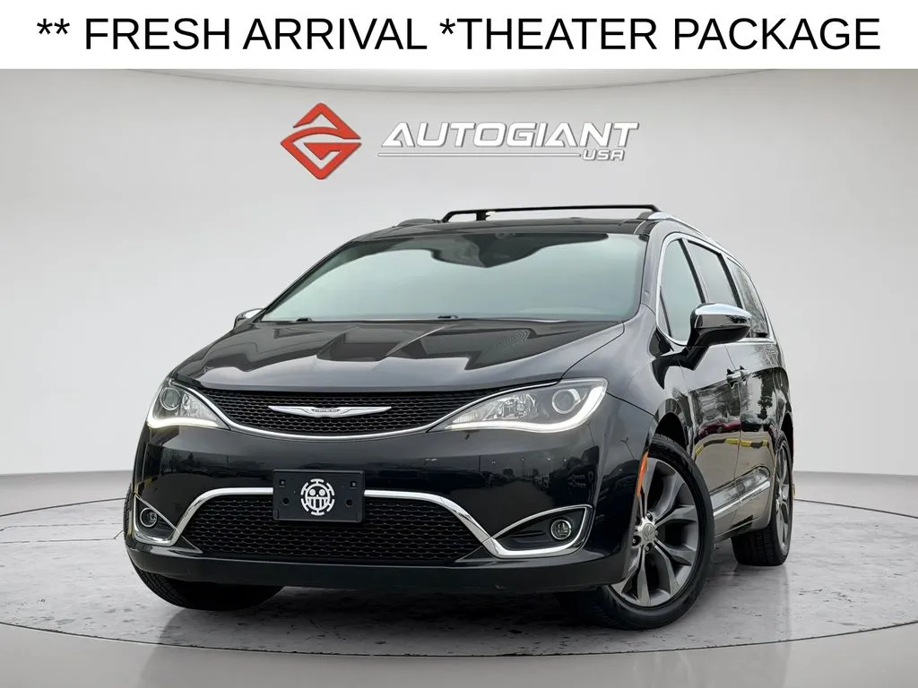 2017 Chrysler Pacifica Limited for sale in Fishers, IN