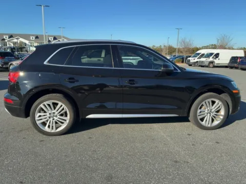 More photos of 2018 Audi Q5 2.0T at AutoGiant USA Fishers, IN