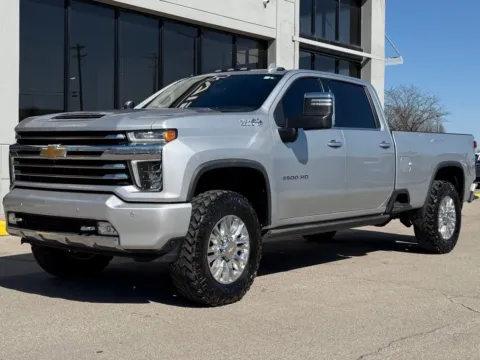 More photos of 2022 Chevrolet Silverado 3500HD High Country at AutoGiant USA Fishers, IN