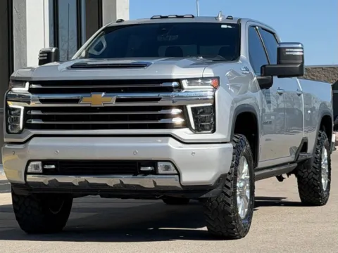 More photos of 2022 Chevrolet Silverado 3500HD High Country at AutoGiant USA Fishers, IN