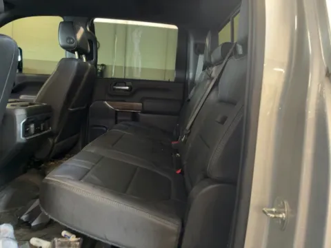 More photos of 2022 Chevrolet Silverado 3500HD High Country at AutoGiant USA Fishers, IN