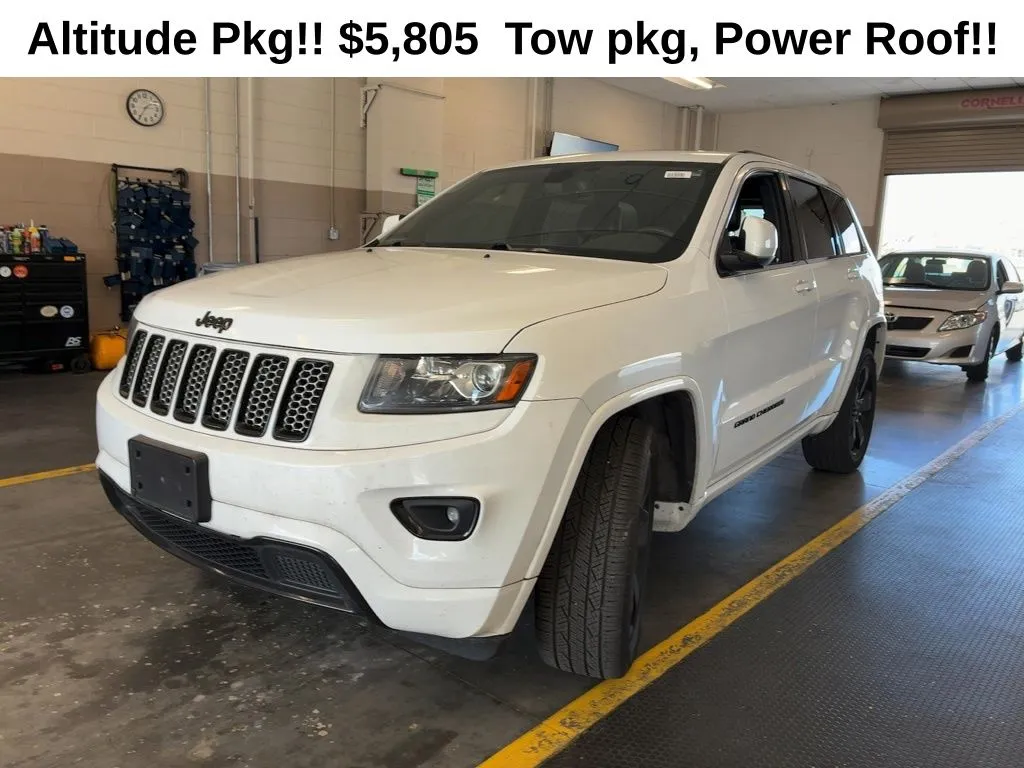 White 2015 Jeep Grand Cherokee Altitude for sale in Fishers, IN