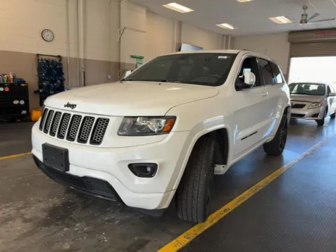 White 2015 Jeep Grand Cherokee Altitude for sale in Fishers, IN