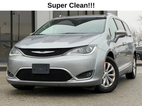 Silver 2019 Chrysler Pacifica Touring L for sale in Fishers, IN