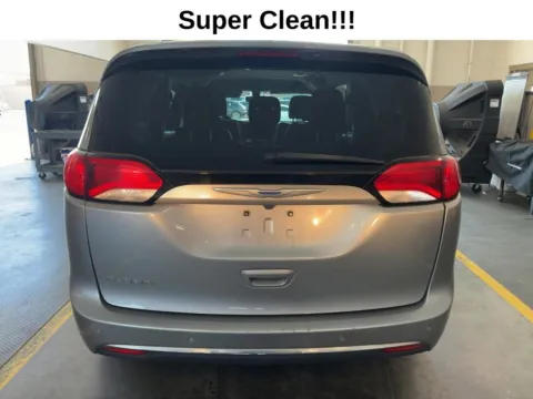 More photos of 2019 Chrysler Pacifica Touring L at AutoGiant USA Fishers, IN