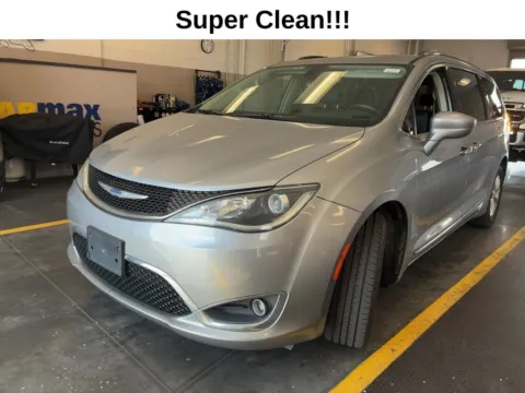 Silver 2019 Chrysler Pacifica Touring L for sale in Fishers, IN