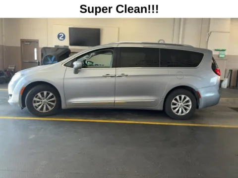 More photos of 2019 Chrysler Pacifica Touring L at AutoGiant USA Fishers, IN