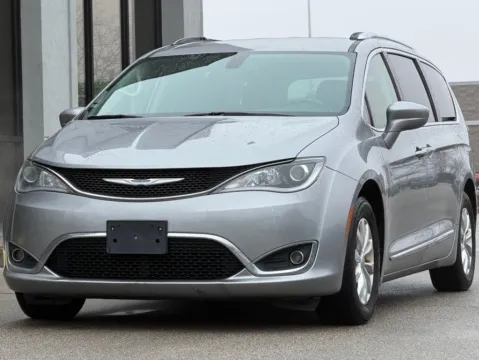 More photos of 2019 Chrysler Pacifica Touring L at AutoGiant USA Fishers, IN