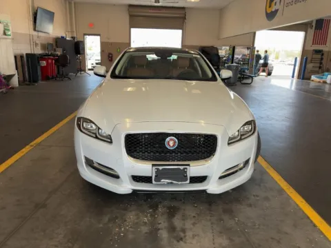 More photos of 2019 Jaguar XJ R-Sport at AutoGiant USA Fishers, IN