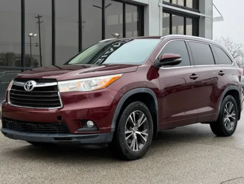 More photos of 2016 Toyota Highlander XLE V6 at AutoGiant USA Fishers, IN