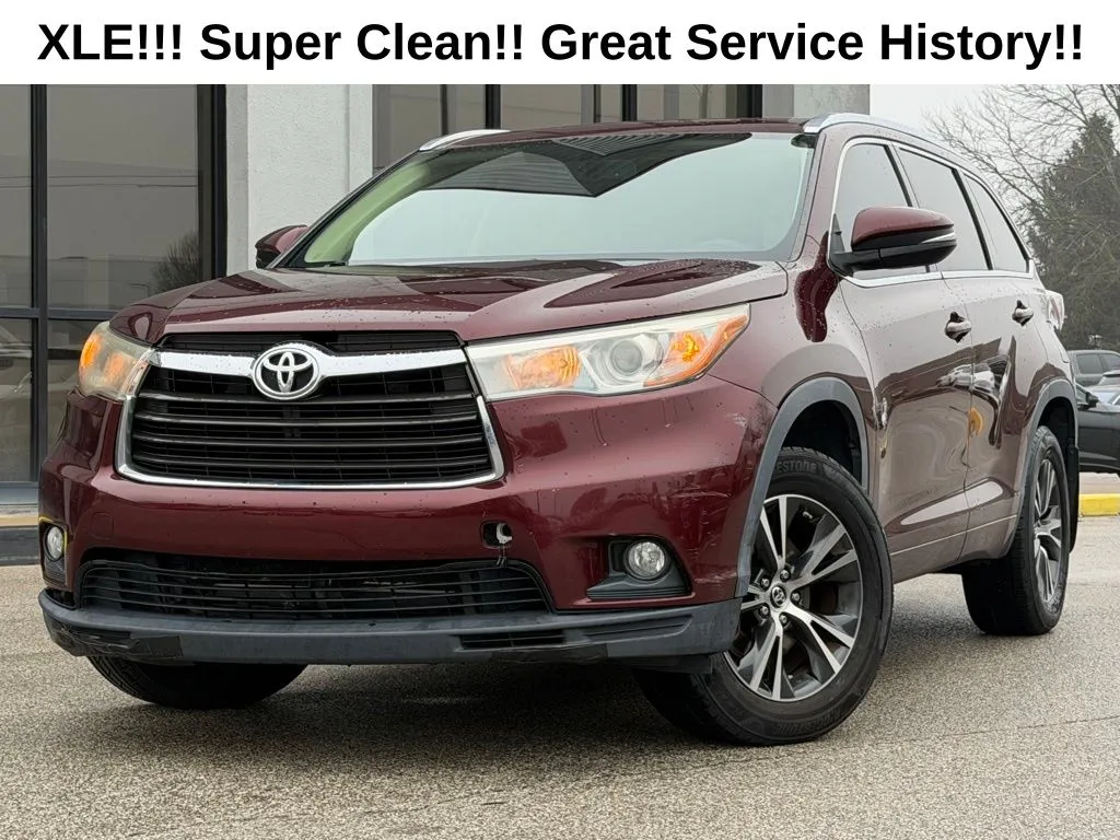 Red 2016 Toyota Highlander XLE V6 for sale in Fishers, IN