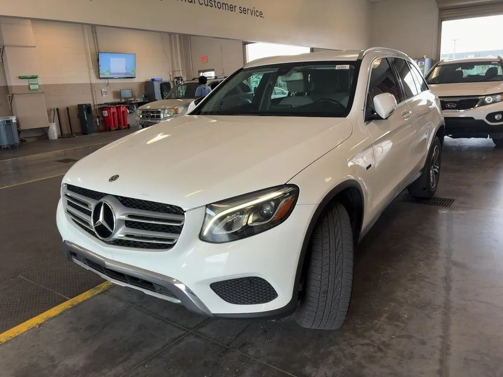 Black 2018 Mercedes-Benz GLC 350e for sale in Fishers, IN