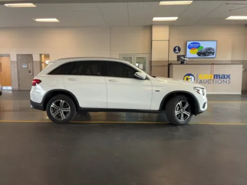 More photos of 2018 Mercedes-Benz GLC 350e at AutoGiant USA Fishers, IN