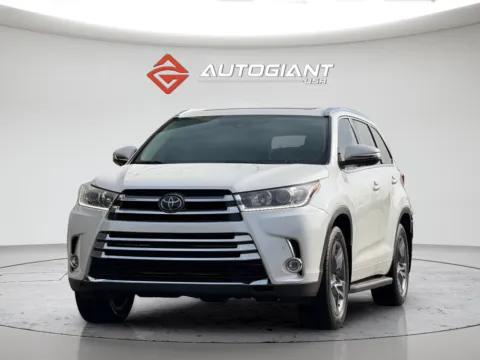 More photos of 2019 Toyota Highlander Limited Platinum at AutoGiant USA Fishers, IN