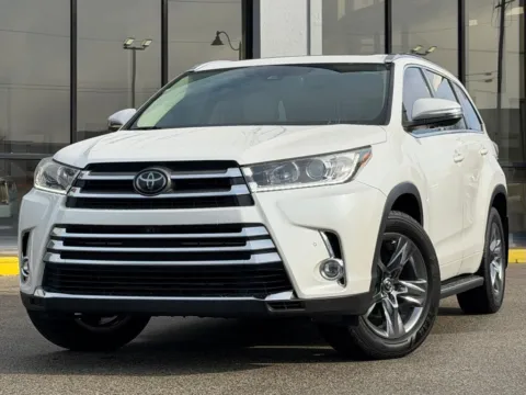 White 2019 Toyota Highlander Limited Platinum for sale in Fishers, IN
