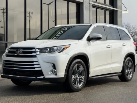 More photos of 2019 Toyota Highlander Limited Platinum at AutoGiant USA Fishers, IN