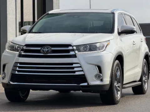 More photos of 2019 Toyota Highlander Limited Platinum at AutoGiant USA Fishers, IN