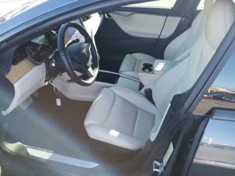 More photos of 2020 Tesla Model S Performance at AutoGiant USA Fishers, IN