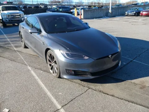More photos of 2020 Tesla Model S Performance at AutoGiant USA Fishers, IN