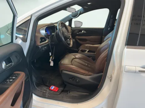 Photos of 2020 Chrysler Pacifica Hybrid Limited for sale in Fishers, IN at AutoGiant USA Fishers