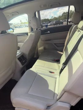 More photos of 2020 Volkswagen Atlas 3.6L V6 SE at AutoGiant USA Fishers, IN