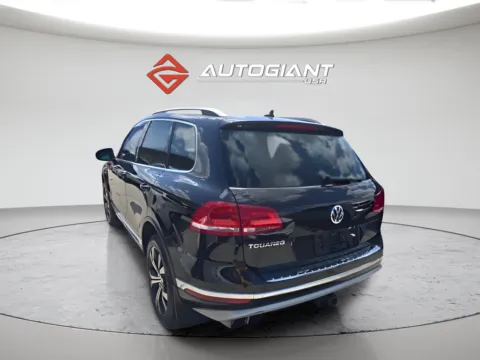 More photos of 2017 Volkswagen Touareg V6 at AutoGiant USA Fishers, IN