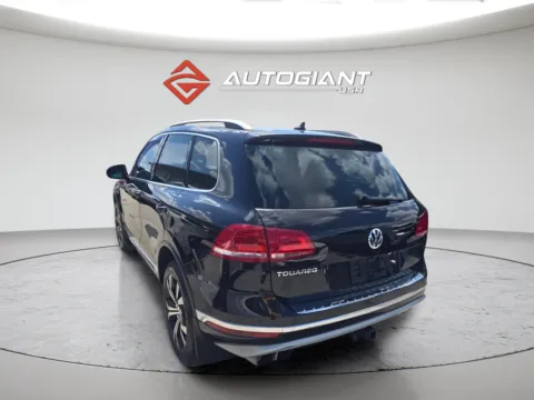 More photos of 2017 Volkswagen Touareg V6 at AutoGiant USA Fishers, IN