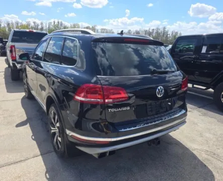 More photos of 2017 Volkswagen Touareg V6 at AutoGiant USA Fishers, IN