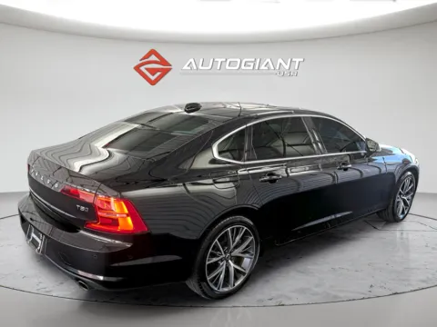 More photos of 2018 Volvo S90 T5 Momentum at AutoGiant USA Fishers, IN