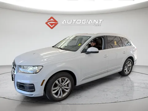 Black 2019 Audi Q7 55 SE Premium Plus for sale in Fishers, IN