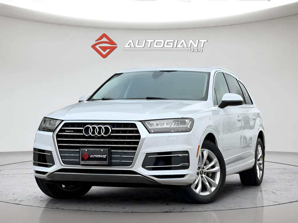 Black 2019 Audi Q7 55 SE Premium Plus for sale in Fishers, IN