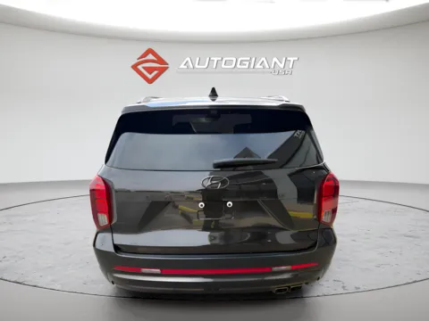 More photos of 2025 Hyundai Palisade Calligraphy Night Edition at AutoGiant USA Fishers, IN