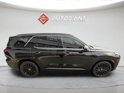 More photos of 2025 Hyundai Palisade Calligraphy Night Edition at AutoGiant USA Fishers, IN