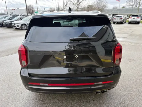 More photos of 2025 Hyundai Palisade Calligraphy Night Edition at AutoGiant USA Fishers, IN