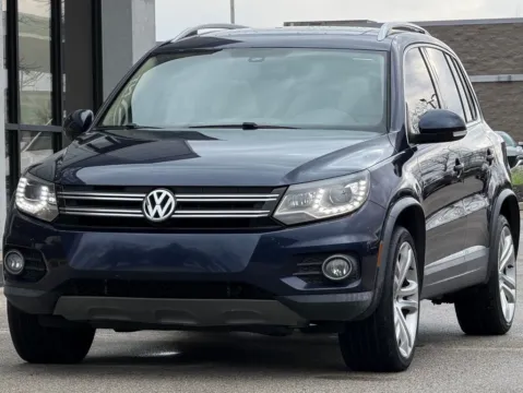 More photos of 2016 Volkswagen Tiguan R-Line at AutoGiant USA Fishers, IN