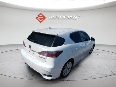 More photos of 2016 Lexus CT 200h at AutoGiant USA Fishers, IN