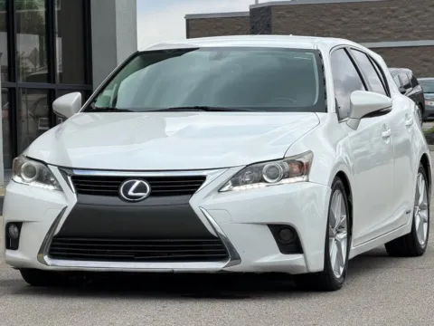 More photos of 2016 Lexus CT 200h at AutoGiant USA Fishers, IN