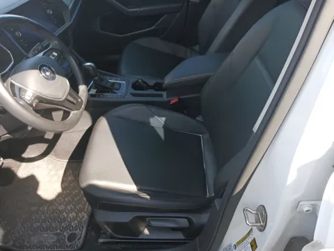 Photos of 2019 Volkswagen Jetta SEL for sale in Fishers, IN at AutoGiant USA Fishers