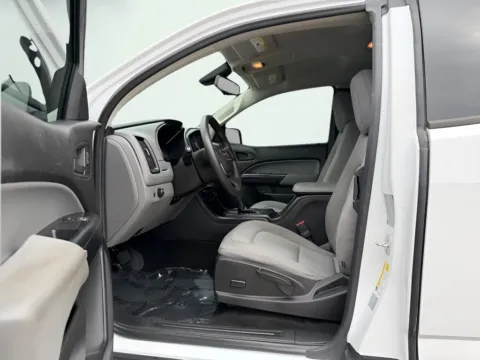 More photos of 2016 GMC Canyon at AutoGiant USA Fishers, IN