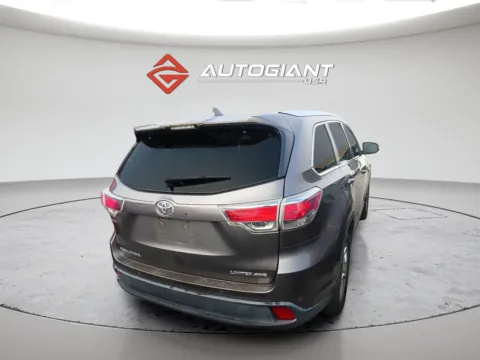 More photos of 2014 Toyota Highlander Limited at AutoGiant USA Fishers, IN