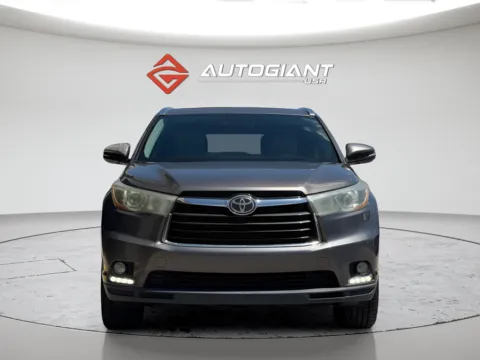 More photos of 2014 Toyota Highlander Limited Platinum V6 at AutoGiant USA Fishers, IN