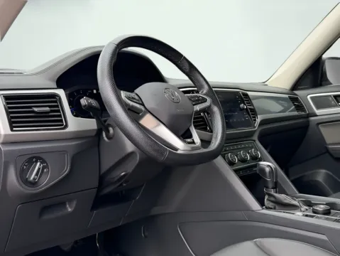 Photos of 2023 Volkswagen Atlas 3.6L V6 SEL R-Line for sale in Fishers, IN at AutoGiant USA Fishers