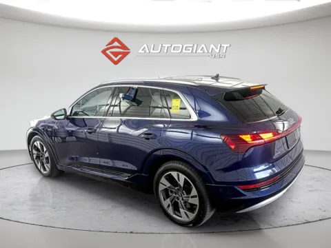 More photos of 2022 Audi e-tron Premium Plus at AutoGiant USA Fishers, IN