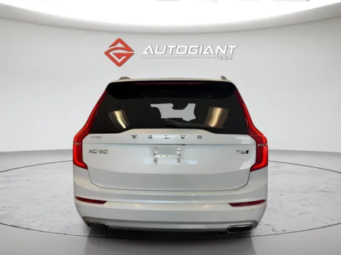 More photos of 2018 Volvo XC90 T6 Momentum at AutoGiant USA Fishers, IN